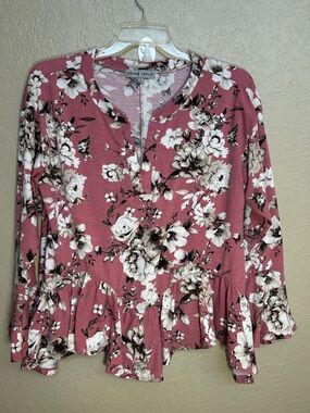 ABSOLUTELY FAMOUS Peplum Hem Floral Flattering V Neck Long Line Bell Sleeve